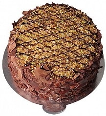 4 ile 6 kişilik Isparta Doğum günü pastası Çikolatalı Krokanlı yaş pasta