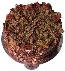 6 ile 9 kişilik İsparta pastacı firmamızdan Çikolatalı Drajeli yaş pasta